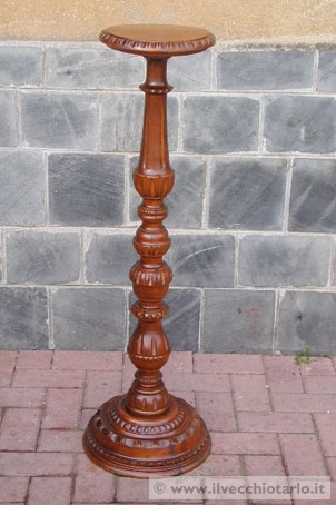 colonna legno intagliata restaurata